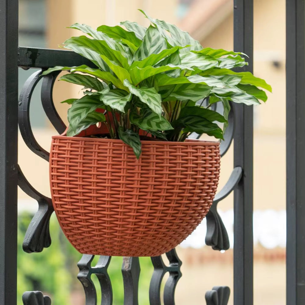 Flower Pot Exquisite Wall-Mounted Plastic Wall Hanging Basket Flowerpot for Outdoor Garden Balcony Planter Bucket Home Decor New